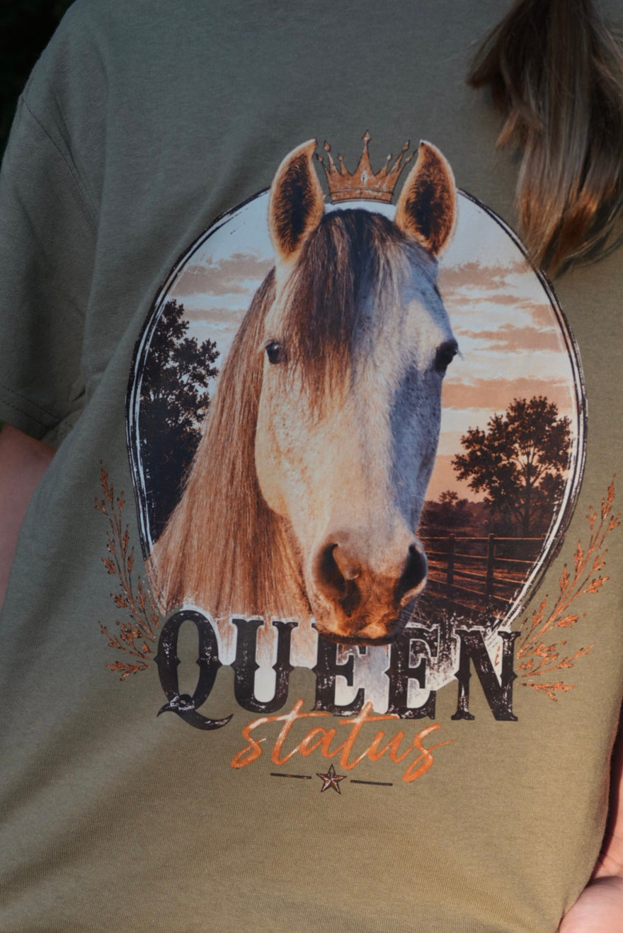 Adira "Queen Status" Tee