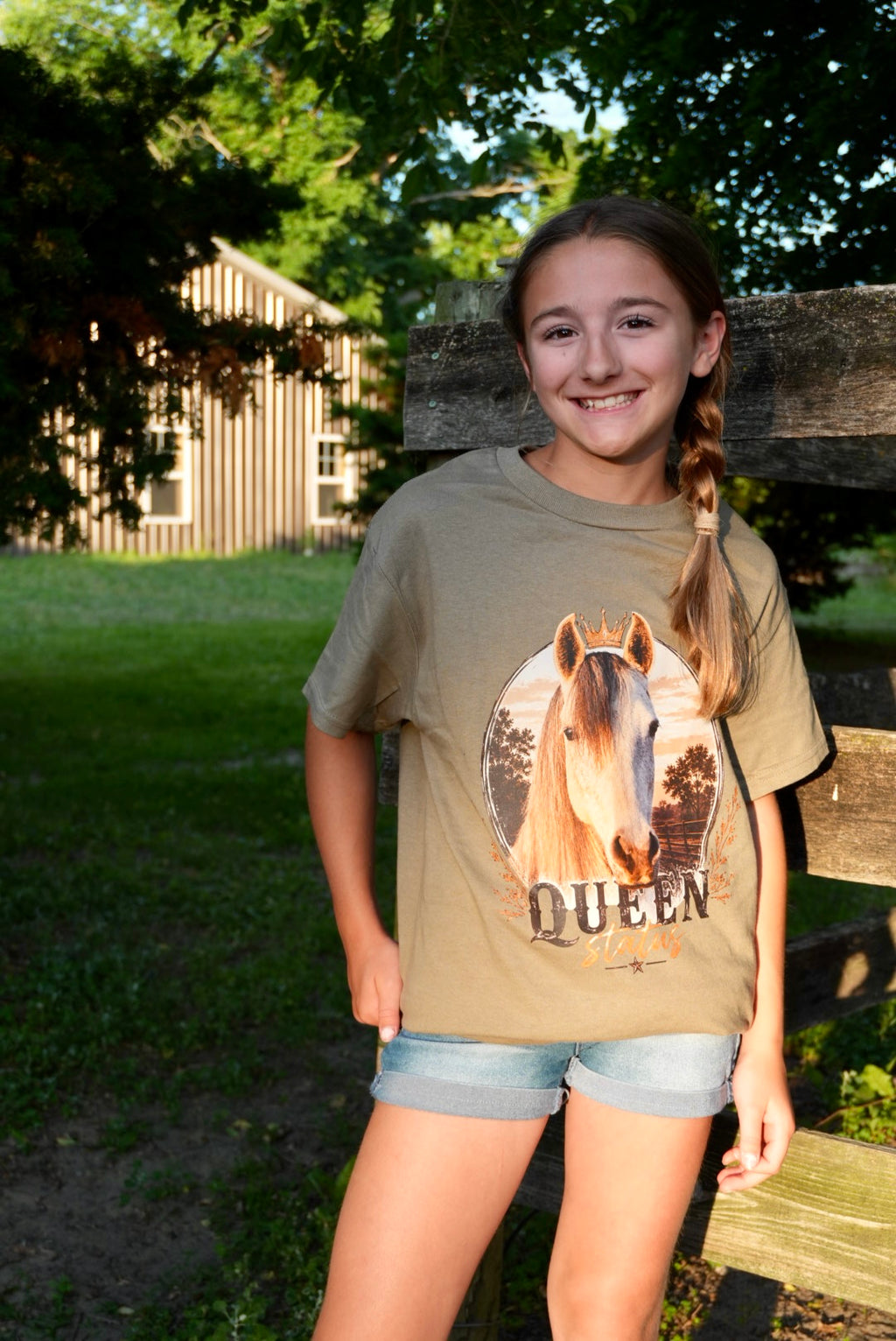 Adira "Queen Status" Tee