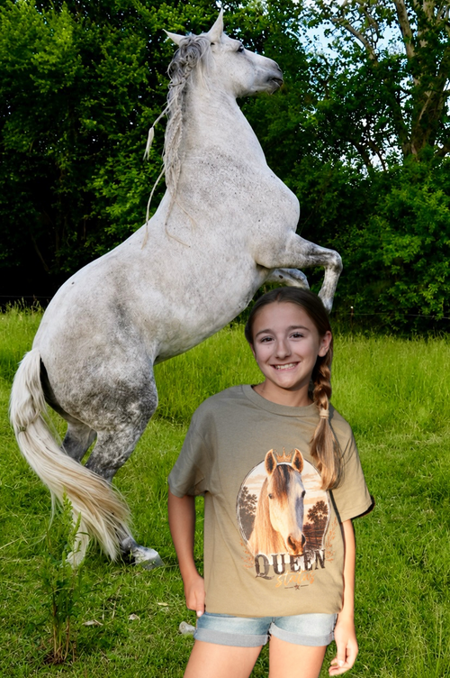 Adira "Queen Status" Tee